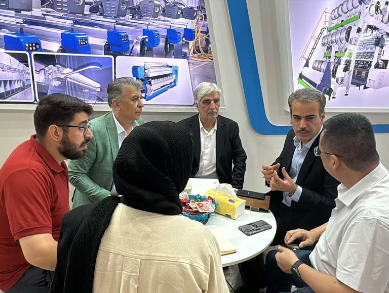 专注合成纤维设备研发智造 和一体化解决方案!